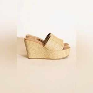 Soda Raffia/Jute Wedge Heels Size 7.5